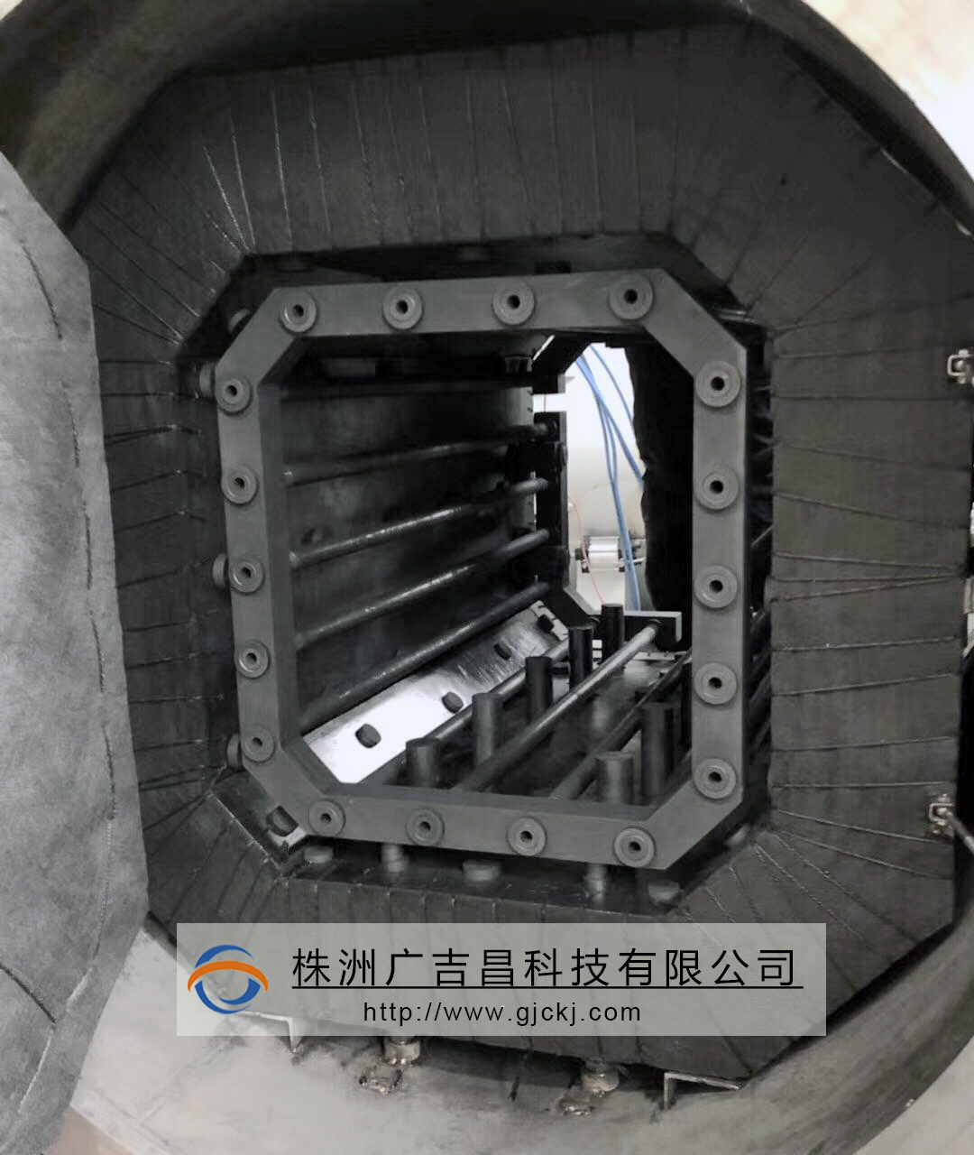 怎么清洗氣氛保護爐爐膛呢？